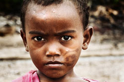 MPAMAKY VATO. Gli spaccatori di pietre del Madagascar - Mostra fotografica di Alfredo Macchi a cura di Francesca Billi